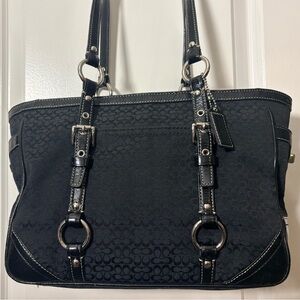 Coach Hamptons Signature Carryall - Shoulder Bag F12346